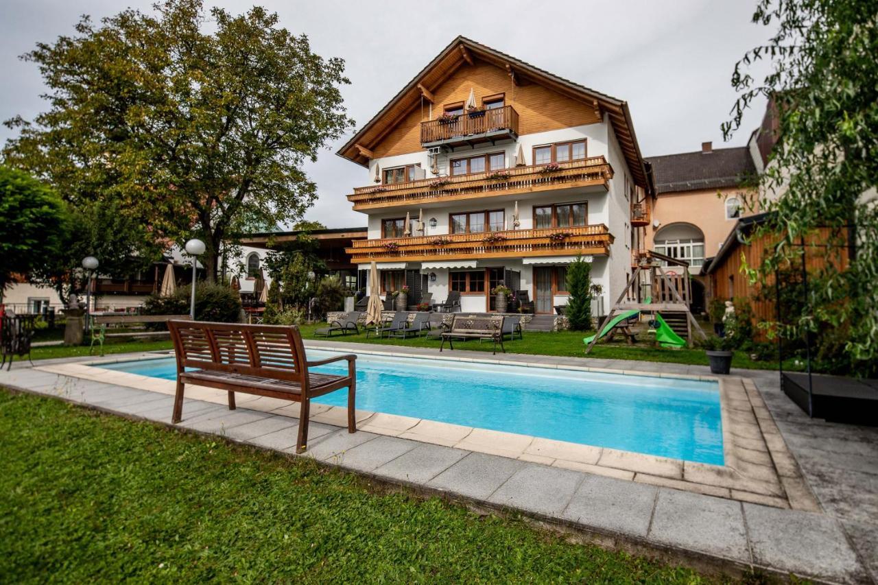 Landgasthof Moser & Restaurant Bootshaus Windorf  Экстерьер фото